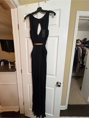 nude asymmetric draped neckline maxi dress from inthestyle Asymmetrical Off Shoulder Dress – BCBGMAXAZRIA main image 1